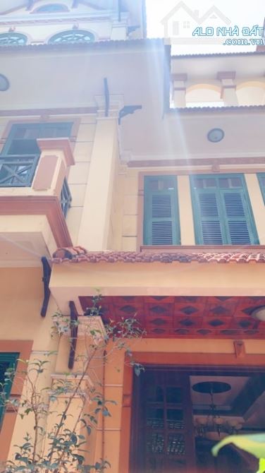 Hiếm Có Khó Tìm: Biệt Thự Mặt Phố Trương Định – 256m², View Đẹp, Ở Sang, Giá 50 Tỷ