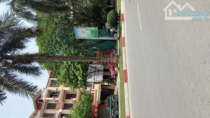 Bán nhà liền kề Văn Quán, Hà Đông kinh doanh, ô tô tránh 90m2, mặt tiền 4,5, giá 20,5 tỷ.