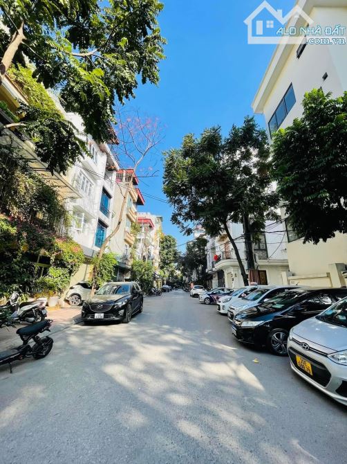 BÁN NHÀ VĨNH PHÚC – 103M2 – 6 TẦNG – THANG MÁY –3 Ô TÔ TRÁNH – VỈA HÈ – KINH DOANH – 31 TỶ