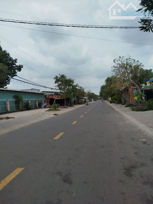 Bán đất mặt tiền Phan Chu Trinh Kp3 Thị Trấn Tân Biên dt 5x55m giá 240tr 1mét