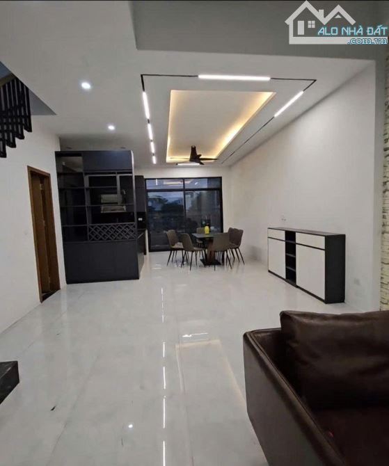 B.Á.N NHÀ THỊ TRẤN ĐAN PHƯỢNG , PHÂN LÔ, Ô TÔ TRÁNH , Ở RẤT SƯỚNG   82M2, 12 TỶ 9