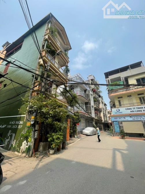 Bán nhà Trần Cung, Hoàng Quốc Việt, phân lô tô cất trong, diện tích 65M*5T*5.2 Giá 16 tỷ