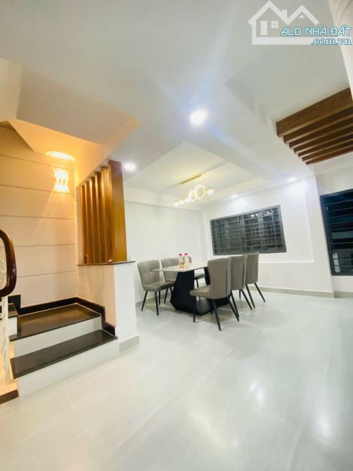 Bán Nhà Thích Quảng Đức - Ngã Tư Phú Nhuận - HXH - Ngang 7.3m