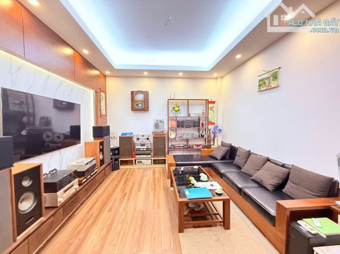 Căn đẹp Kiến Hưng – Hà Đông Phân lô – Ô tô tránh – Vỉa hè – Kinh doanh – Full nội thất – Ô