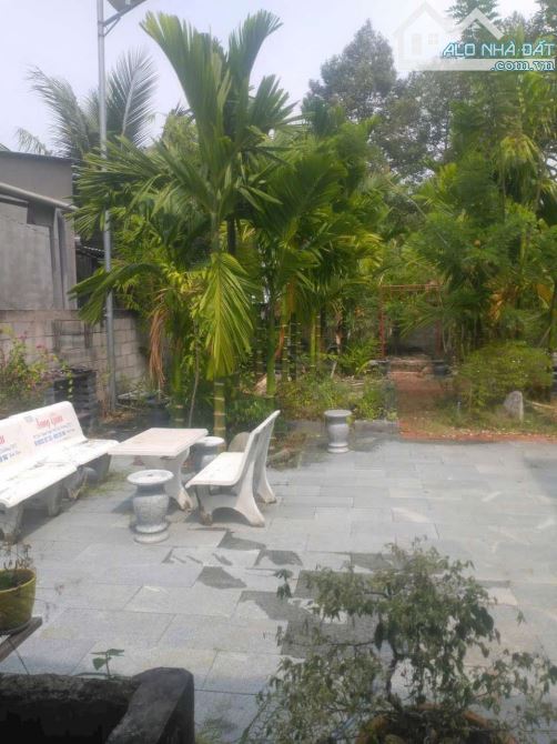 Bán 456 m2  đất có nhà đường Nguyễn Văn Linh - 10