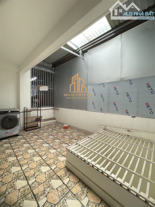 NHÀ ĐẸP 1 TRỆT 2 LẦU MẶT TIỀN VĂN CAO, DT: 5X17M, H: TÂY BẮC, GIÁ: 6,3 TỈ - 10