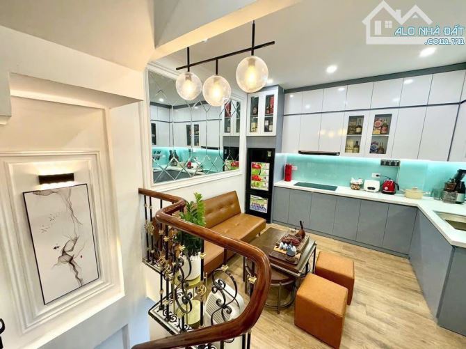 Cho thuê nhà riêng 5 tầng đủ tiện nghi phố Đội Cấn - 1
