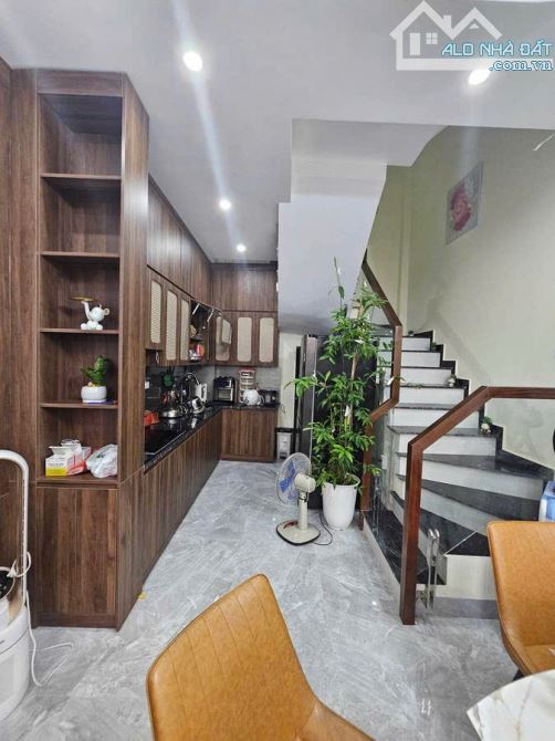 NHÀ ĐẸP - NGÕ NÔNG - GẦN OTO - CỔ LINH - LONG BIÊN - DIỆN TÍCH 34M ×5 TẦNG Nhỉnh 5 tỷ. - v - 1