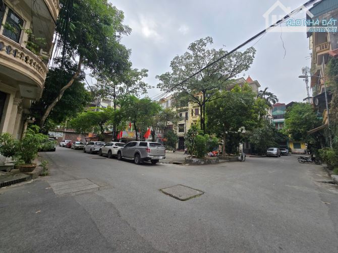 BÁN LIỀN KỀ KĐT ĐẠI KIM 2 THOÁNG VỈA HÈ ĐÁ BÓNG, 3 Ô TÔ TRÁNH KDVP 90M GIÁ 28 Tỷ - 1