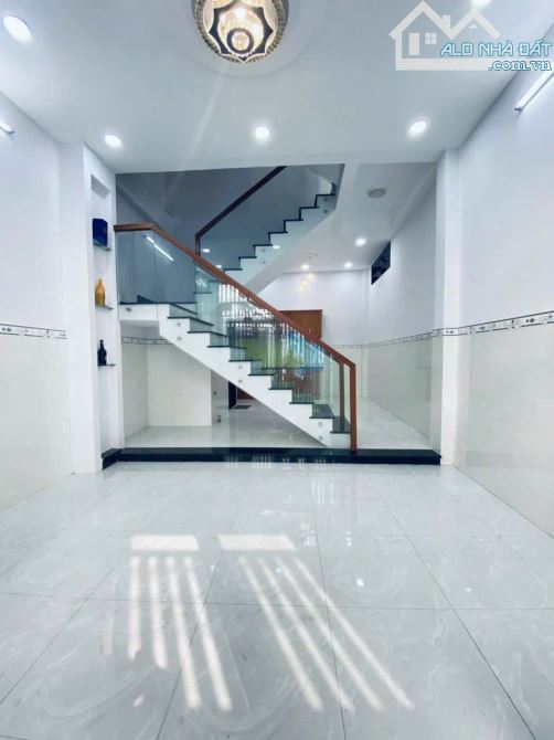 Bán nhà 4 tầng, Nguyễn Hồng Đào thông Đồng Đen - DT 4x11m - giá chỉ 6.9 tỷ TL - 1