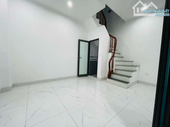 Bán nhà Q. Hoàng Mai - nhà mới ở luôn ,ngõ thông gần phố ,dt 27M giá 2.65 tỷ ko quy hoạch - 1