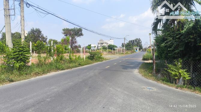 Hàng hiếm đất vườn QH khu dân cư DT 1000m2 giá 1tỷ6 - 1