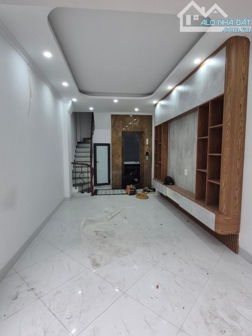Bán nhà Trịnh Đình Cửu , ngõ thông , ô tô 20m , thang máy nhập khẩu , dt 35m x 6Tx 8,5Tỷ - 1