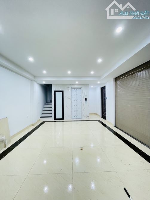 Bán nhà đẹp long lanh Khương Đình, DT 39m2 x 6T, MT 8m, thang máy, oto tránh, giá 12 tỷ 2 - 1