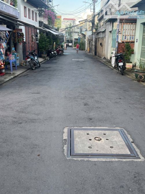 Nhà LÔ GOC KINH DOANH GẦN - BV Q12 - 5,5x20M - 3 TẦNG - GIÁ 4.9 TỶ. - 1