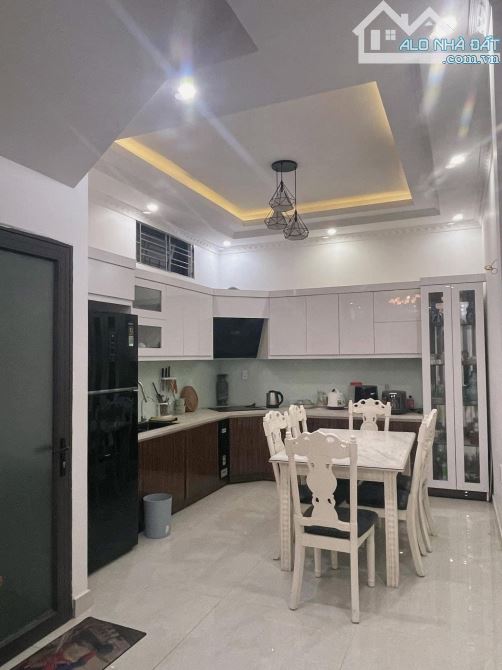 Chính chủ bán nhà Lý Tự Trọng, 40m2 4 tầng, Ô Tô đỗ cửa, sát Ngô Thì Nhậm, HĐ, Hơn 6 tỷ - 1
