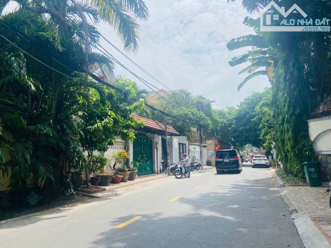 Địa chỉ: MT Ngô Quang Huy, Thảo Điền, Quận 2, Tp. Thủ Đức. - Diện tích: 9x22.5CN:171m2 - 1