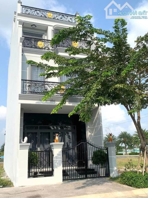 Bán đất Huyện Bến Lức, vị trí đẹp, khả năng sinh lời tốt - 1