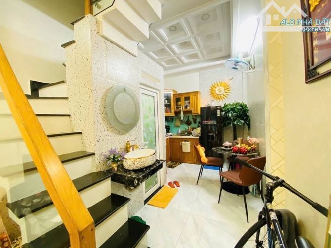 QUANG TRUNG GÒ VẤP NHÀ ĐẸP Ở NGAY
