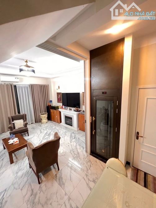 Cầu Giấy , lô góc 3 thoáng , 50m2 ,6 tầng - 13 Tỷ - 1