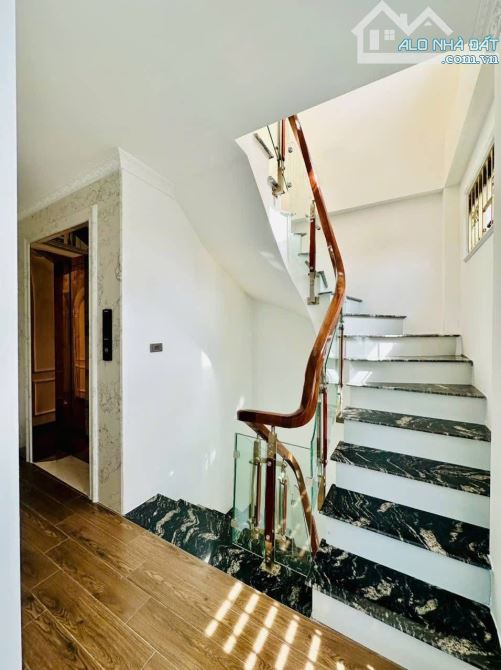 Bán nhà Bạch Mai 49m2, 6T thang máy, MT 4.4m lô góc, oto tránh, kinh doanh. Giá 23.8 tỷ