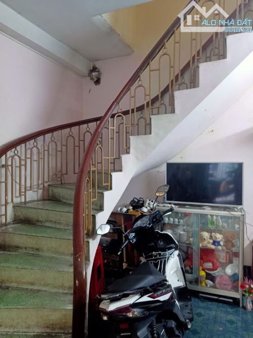 Bán nhà hẻm 3.5m Nguyễn Biểu - 4m x 17.5m - 70 m.2- 1Trệt 1 Lầu - 4PN F1 Q5 - 2