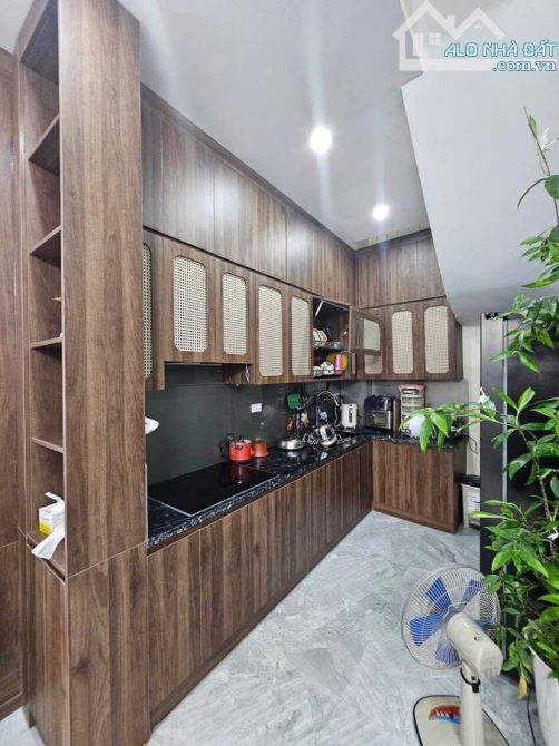 NHÀ ĐẸP - NGÕ NÔNG - GẦN OTO - CỔ LINH - LONG BIÊN - DIỆN TÍCH 34M ×5 TẦNG Nhỉnh 5 tỷ. - v - 2