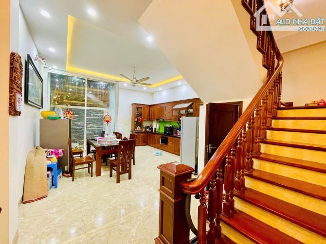 BÁN LIỀN KỀ KĐT ĐẠI KIM 2 THOÁNG VỈA HÈ ĐÁ BÓNG, 3 Ô TÔ TRÁNH KDVP 90M GIÁ 28 Tỷ - 2
