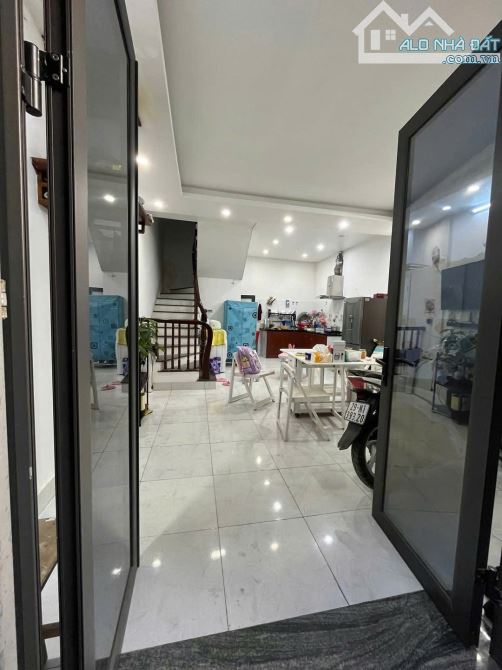 Bán nhà khu tam trinh dt 35 m x 2 tầng  giá 2 tỷ 480 - 2