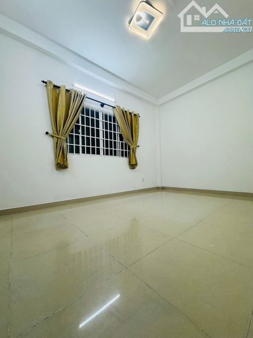 NGANG HIẾM HƠN 5M, 3TẦNG, XH TẬN CỬA- TÂN SƠN NHÌ ,QUẬN TÂN PHÚ - 2