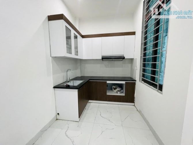 Bán nhà Q. Hoàng Mai - nhà mới ở luôn ,ngõ thông gần phố ,dt 27M giá 2.65 tỷ ko quy hoạch - 2