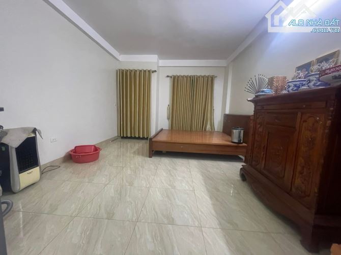 20m ra ô tô, sổ vuông nở hậu, mặt tiền rộng 4,8m, DT 54m2, dân xây kiên cố, chỉ 8,2tỷ - 2