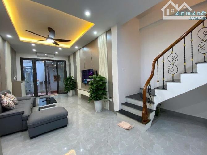 💥 Bán nhà Đê La Thành 40m 5 tầng ở cực sướng - 2