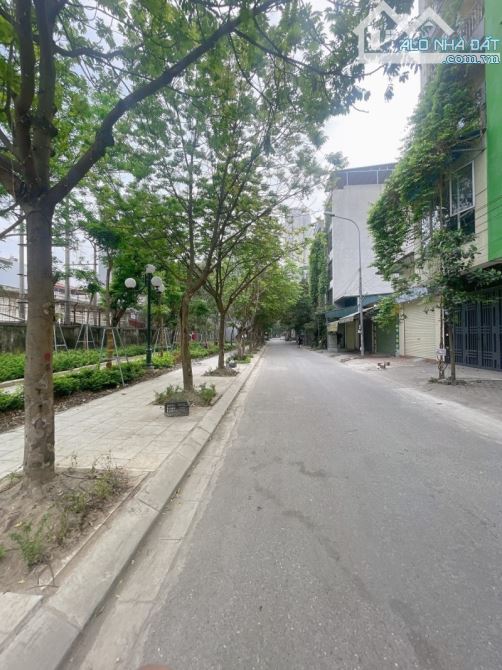 Cực hiếm nhà 7 tầng thang máy 50m2 đối diện công viên khu La Khê Hà Đông ô tô vỉa hè 15 tỷ - 2