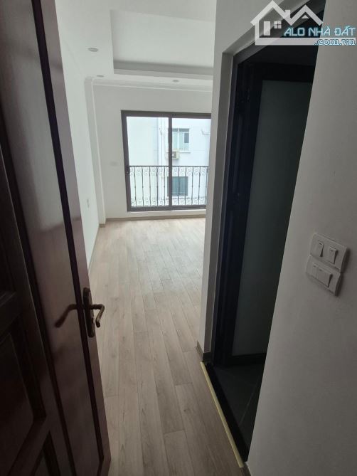 Bán nhà Trịnh Đình Cửu , ngõ thông , ô tô 20m , thang máy nhập khẩu , dt 35m x 6Tx 8,5Tỷ - 2