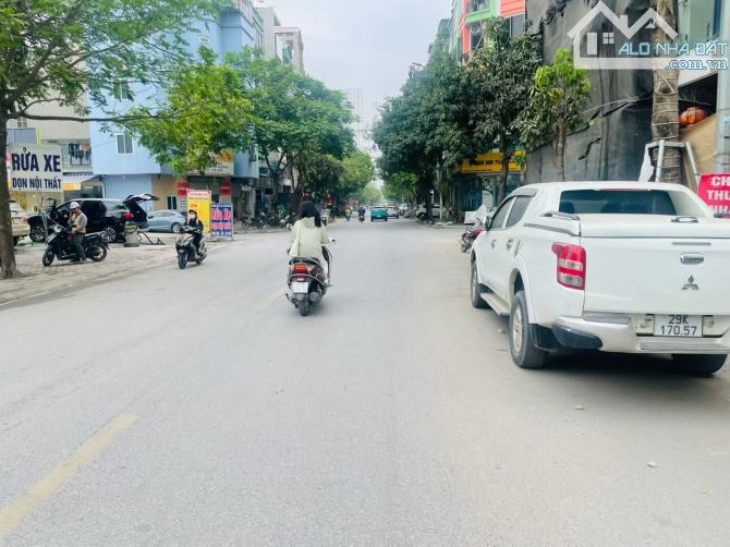 BÁN MẢNH ĐẤT MẶT PHỐ HOÀNG CÔNG - QUẬN HÀ ĐÔNG - VỈA HÈ TO - KINH DOANH ĐỈNH - 60M - MT 5M - 2