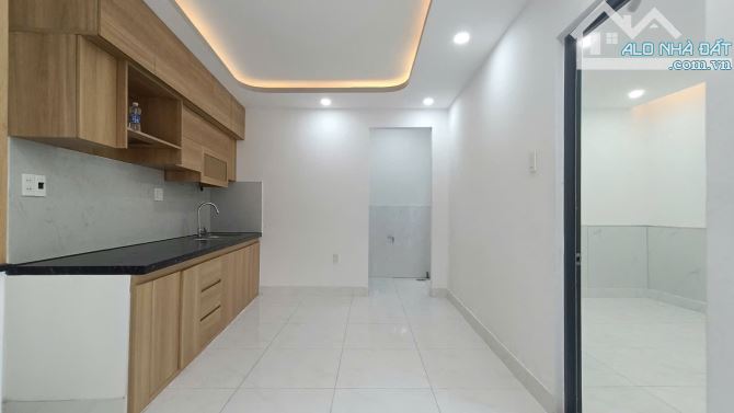 NHÀ KIỆT 5M. Hoàng Văn Thái, mới 100% - 2
