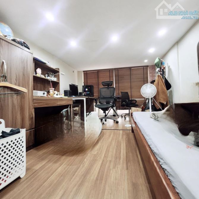 Bán nhà Nguyễn Ngọc Vũ ngõ 2m 39m2 xây 5tang 9ty 286tr ( Đầu tư TỐT) - 2