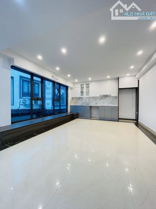 Bán nhà đẹp long lanh Khương Đình, DT 39m2 x 6T, MT 8m, thang máy, oto tránh, giá 12 tỷ 2 - 2