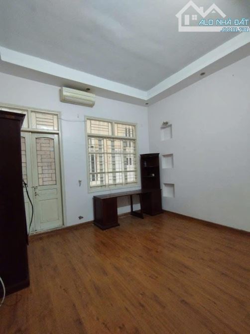 Cần bán nhà phố Lê Trọng Tấn 48m giá nhỉnh 12 tỷ,phân lô ô tô đỗ cửa,kinh doanh phát triển - 2