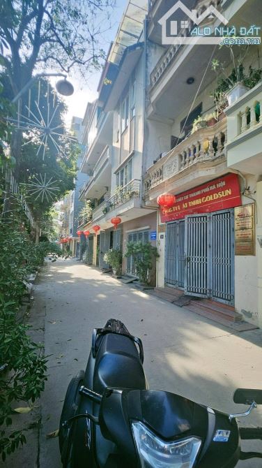 ĐẤT ĐỊNH CÔNG 130M, MT7M, Ô TÔ VÀO NHÀ, CHÀO 1,8 TỶ. - 2