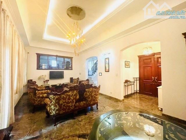 Định cư, chủ nhà cần bán gấp biệt thự 14 Thảo Điền, Quận 2, 384m2 có hồ bơi, giá tốt inbox - 2