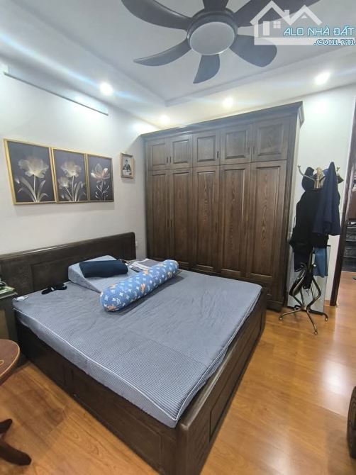 Gara ôtô! Bán nhà Lạc Long Quân, ngõ thông, Kinh Doanh, Không QH, Lô Góc, 55m2 3T MT 4.3m - 2