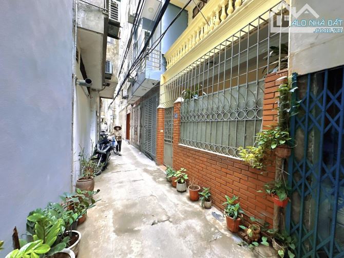 BÁN NHÀ NGÕ 381 NGUYỄN KHANG 52M*4T CHỈ 9.4 TỶ, 50M RA Ô TÔ, 2 THOÁNG TRƯỚC SAU VĨNH VIỄN. - 2