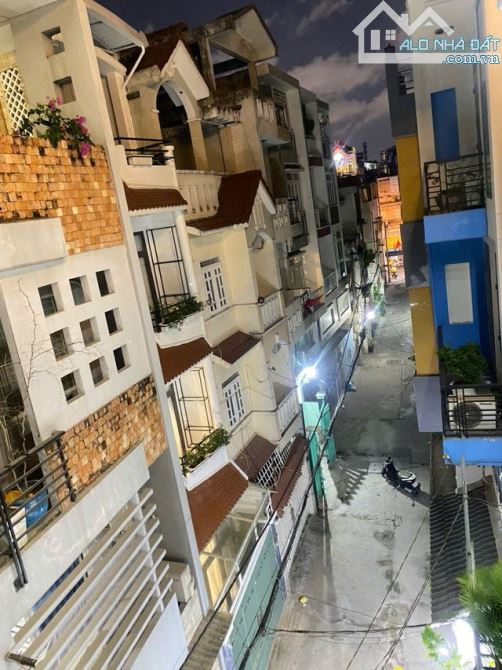 Bán Nhà Thích Quảng Đức - Ngã Tư Phú Nhuận - HXH - Ngang 7.3m - 2