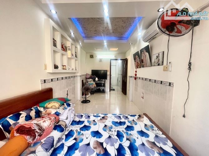 SIÊU VIP - SÁT MẶT ĐƯỜNG BẾN VÂN ĐỒN, QUẬN 4, 60M2, 5 TẦNG, NGANG 5.4m, 9.x tỷ - 2