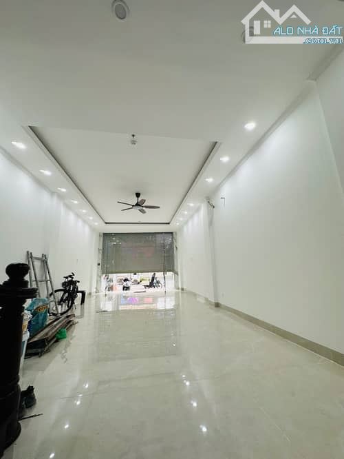 BÁN TOÀ VĂN PHÒNG 8 TẦNG THÔNG MẶT PHỐ HỒ TÙNG MẬU , MAI DỊCH , CẦU GIẤY 65M CHỈ 39.5 Tỷ - 3