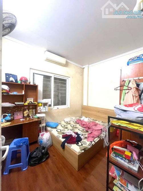Nhà đẹp ở ngay Kim Giang Hoàng Mai. Sổ 46m, 4 tầng 4 ngủ MT4m Giá 12 tỷ ngõ ô tô - 3