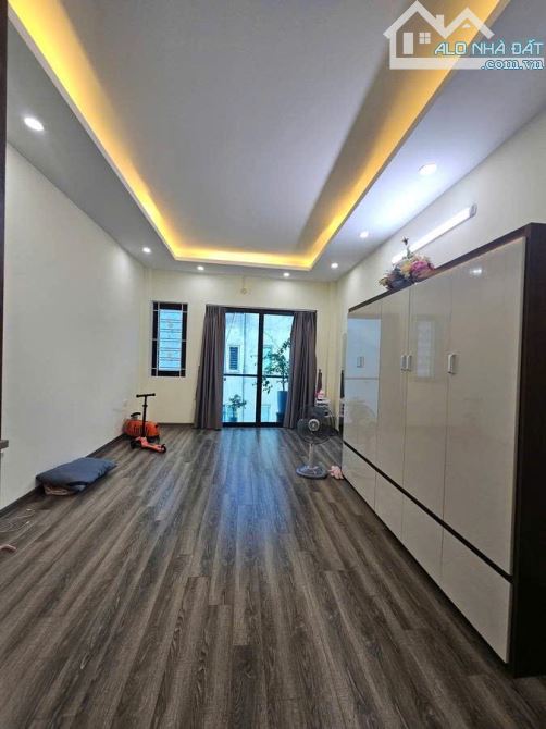 NHÀ ĐẸP - NGÕ NÔNG - GẦN OTO - CỔ LINH - LONG BIÊN - DIỆN TÍCH 34M ×5 TẦNG Nhỉnh 5 tỷ. - v - 3