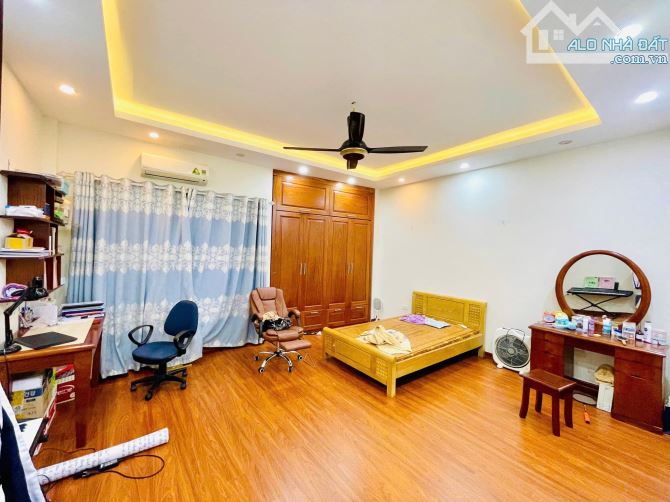 BÁN LIỀN KỀ KĐT ĐẠI KIM 2 THOÁNG VỈA HÈ ĐÁ BÓNG, 3 Ô TÔ TRÁNH KDVP 90M GIÁ 28 Tỷ - 3